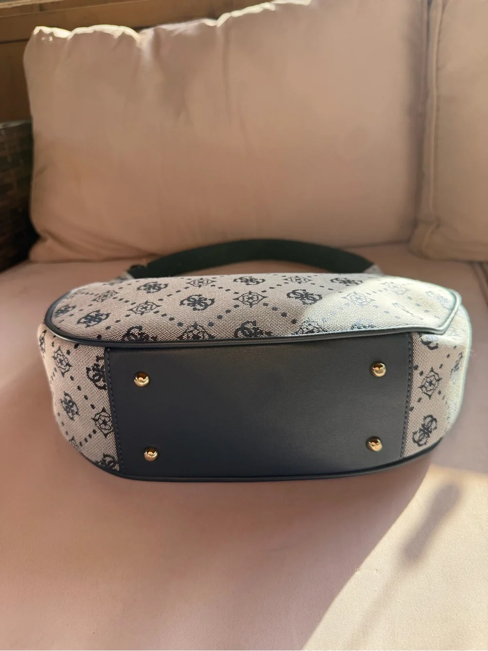 GUESS signature patterned hobo